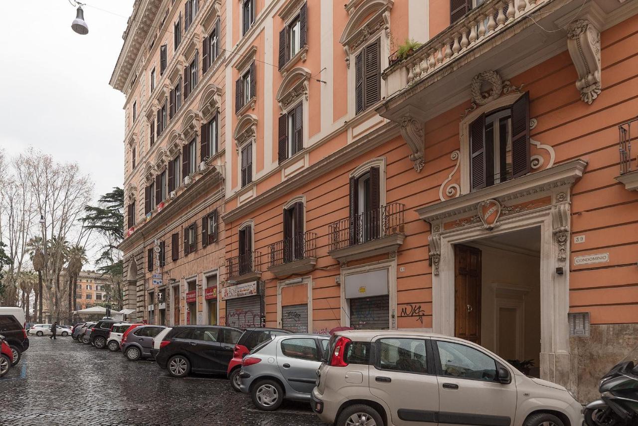 Vittorio Emmanuele & Colosseo Studio Rome Exterior photo